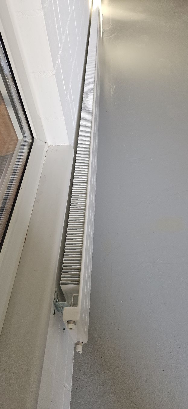 Radiatori: Heizkörper Radiator Neu 300cm komplett – Nuovo (secondo la descrizione) da Nürensdorf venduto da salibeer 2
