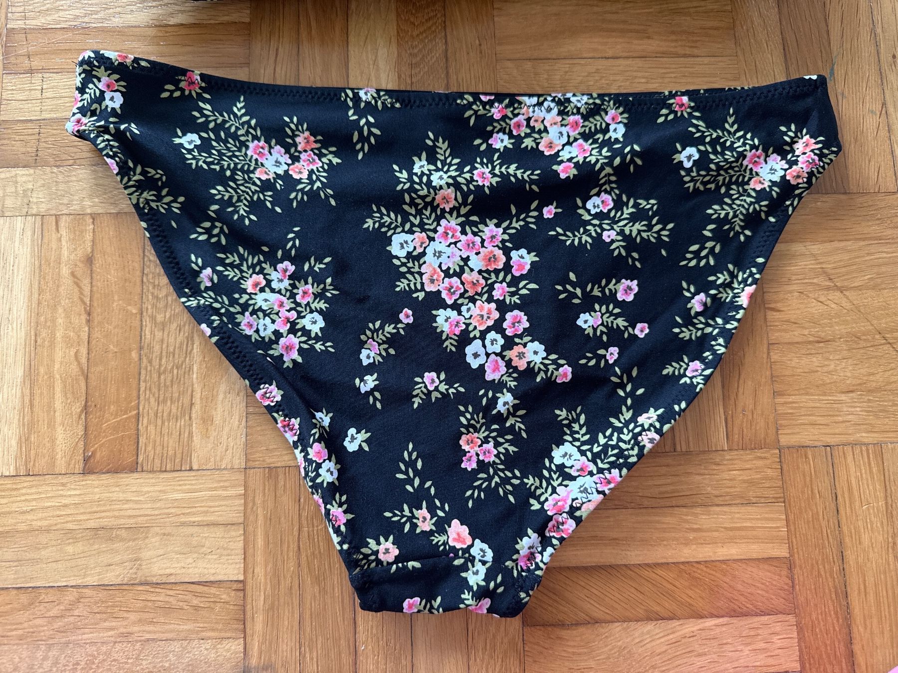 Badekleider & Bikinis: Bikini M – Gebraucht aus Horgen von linuxrp 3
