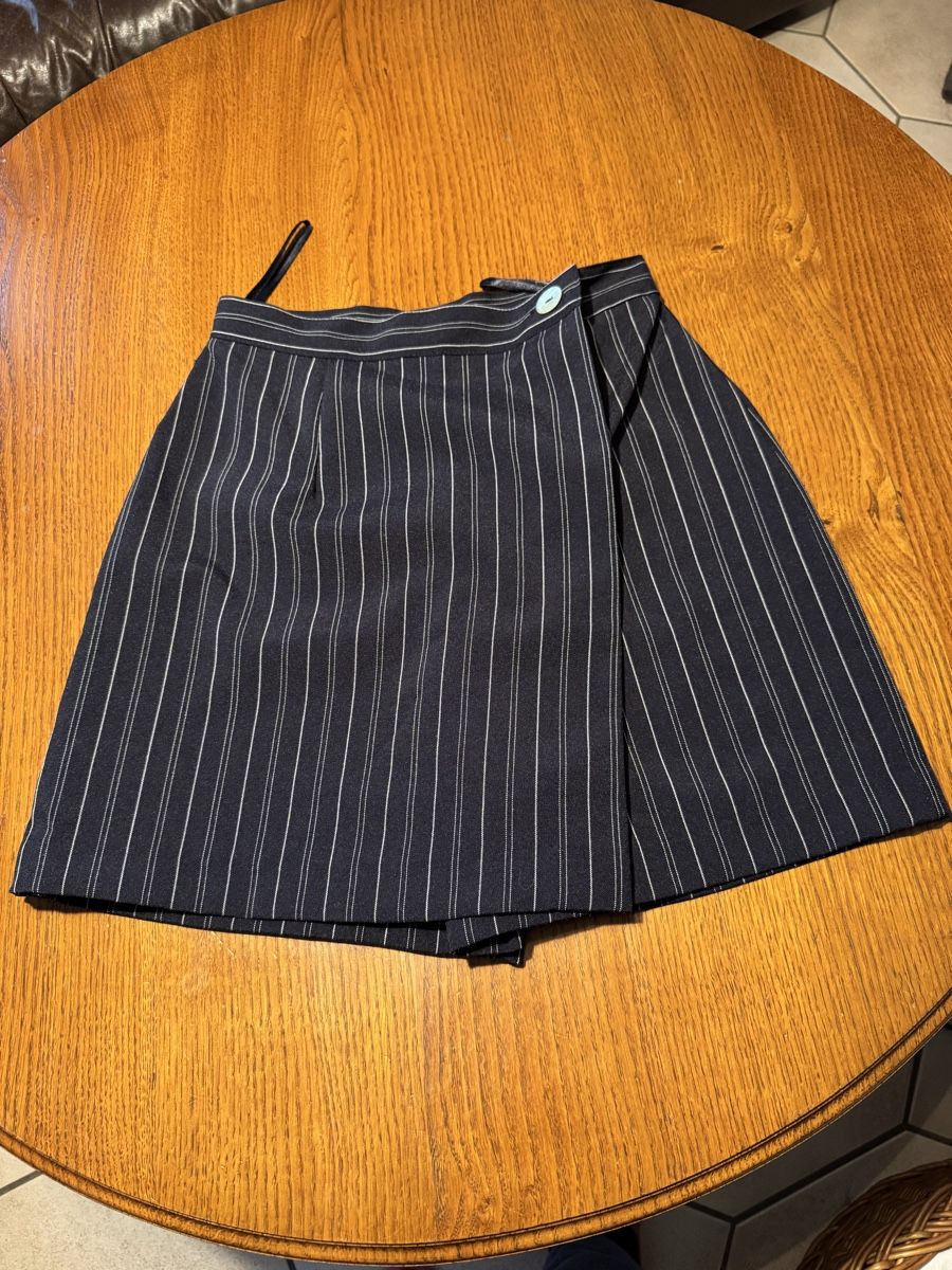 Pantaloni: Short dame – Nuovo (secondo la descrizione) da Montsevelier venduto da ber_88db