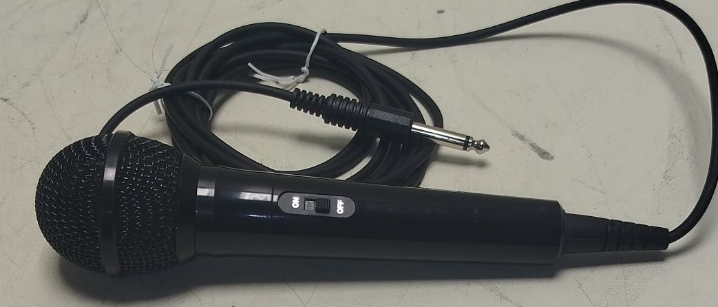 Microfoni: Dynamisches Mikrofon mit Kabel (em70) – Usato da Künten venduto da Schnaepplihuus
