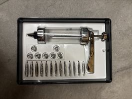 Spritzgebäckpresse aus Metall – Set mit Aufsätzen