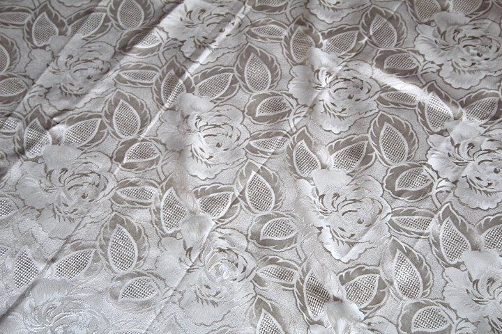 Autre linge de table: Tischtuch 178 x 135 cm – D'occasion à Locarno par fripui 1