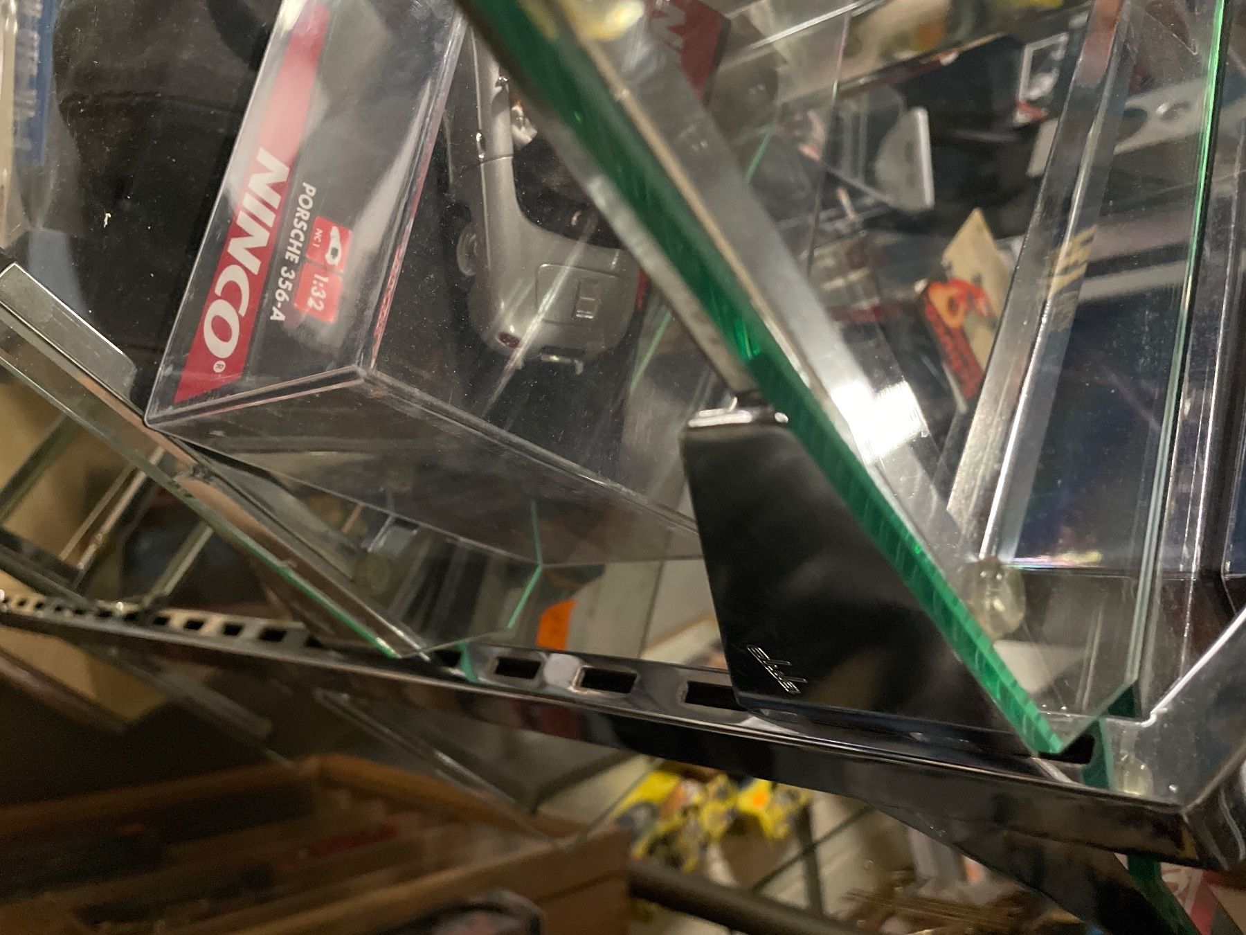Modellini d'auto: Ausstell - Vitrine 5 Eckige – Usato da Wohlen AG venduto da NincoA-Z 7