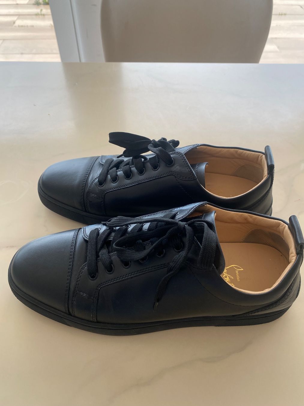 Scarpe da uomo: louboutin homme noir 44.5 – Usato da Jongny venduto da Poke-Riviera.