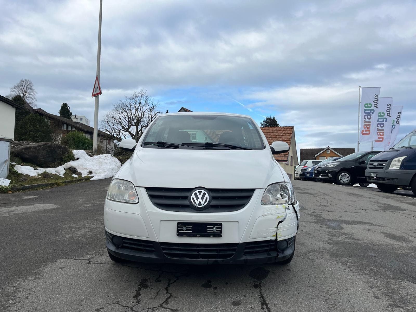 VW Autos: VW Fox 1.2 – Defekt aus Wolfhalden von  6