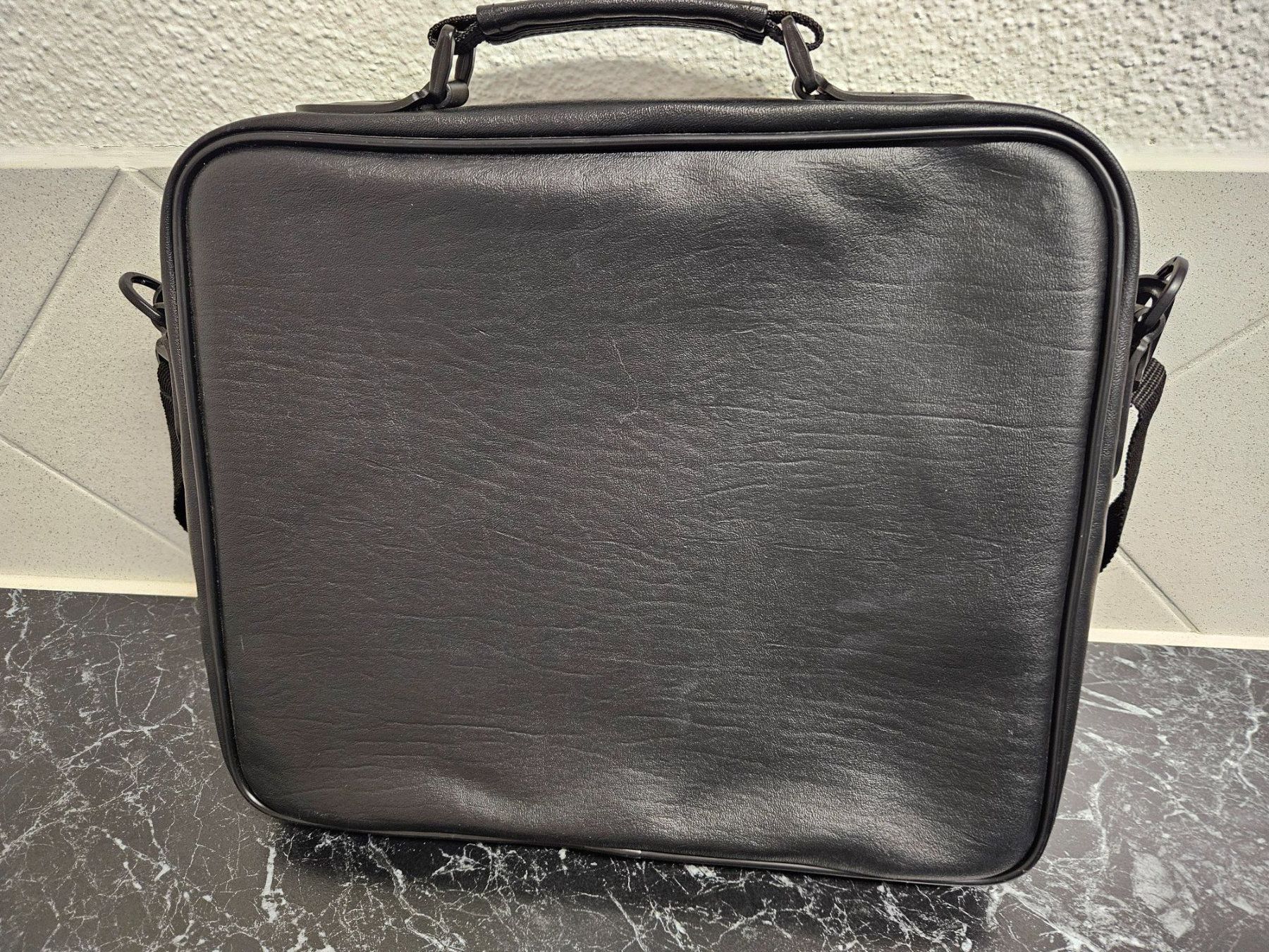 Valigie & Borse: Schwarze Businesstasche / Laptoptasche – Usato da Hergiswil NW venduto da Anita-Maria 1