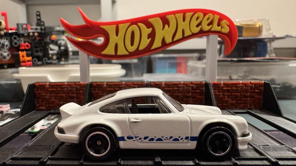 Hot Wheels Porsche 911 Carrera 2.7 RS (Neu (gemäss Beschreibung)) in ...
