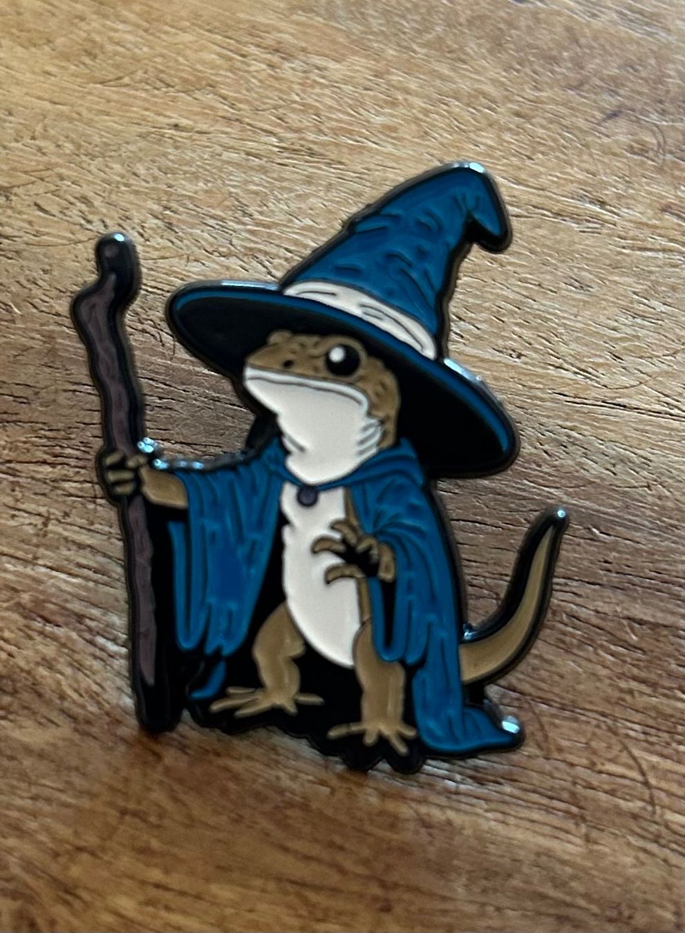 Placchette & Badge: Pin Eidechse Lurch Zauberer – Nuovo e nell'imballaggio originale da Geneve venduto da vane267