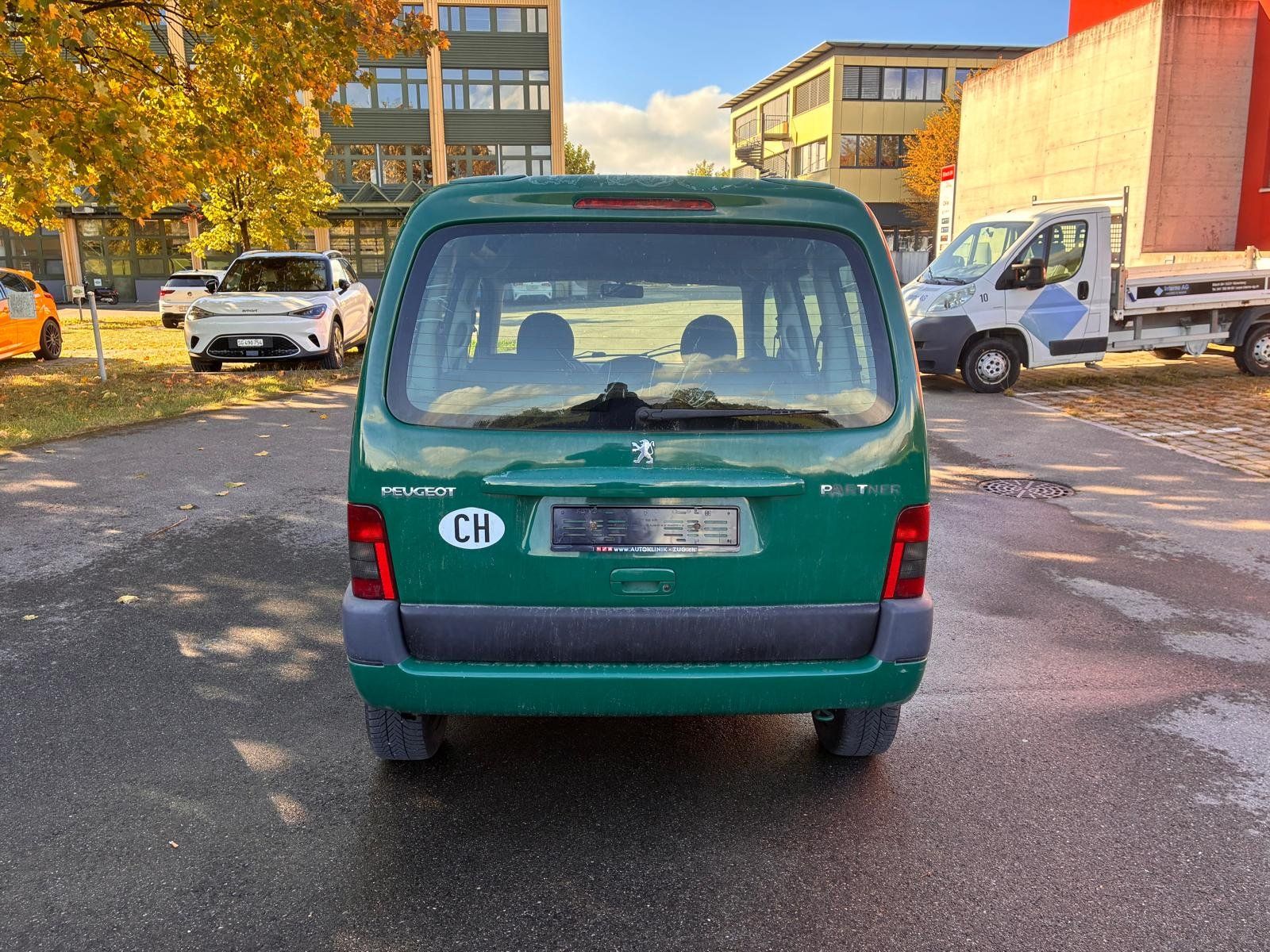 Peugeot Autos: PEUGEOT Partner 1.6 XT – Gebraucht aus Hünenberg von Auto-Klinik01 7