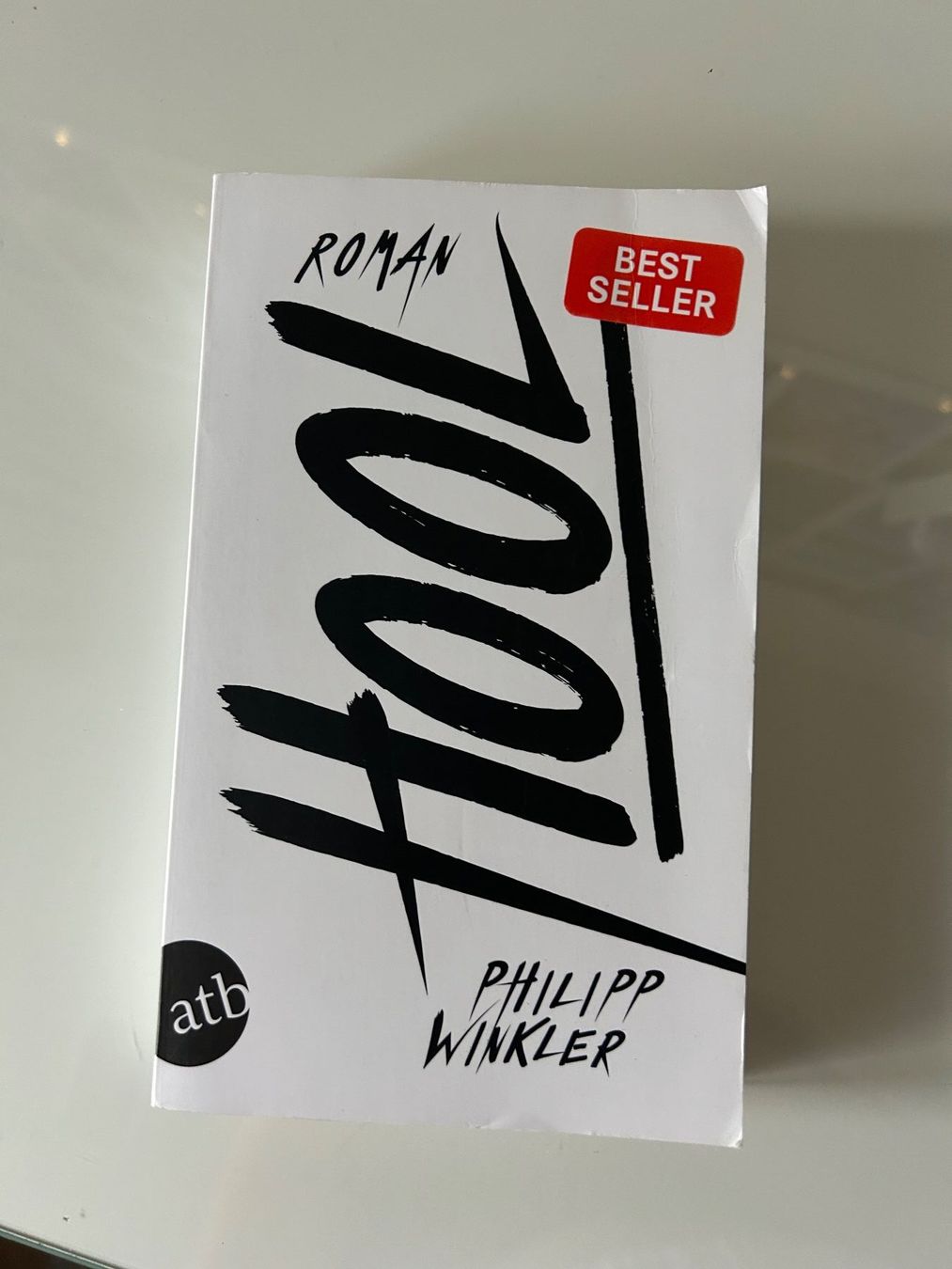 Libri: Hool (Phillip Winkler) – Usato da Birmenstorf AG venduto da Sail13