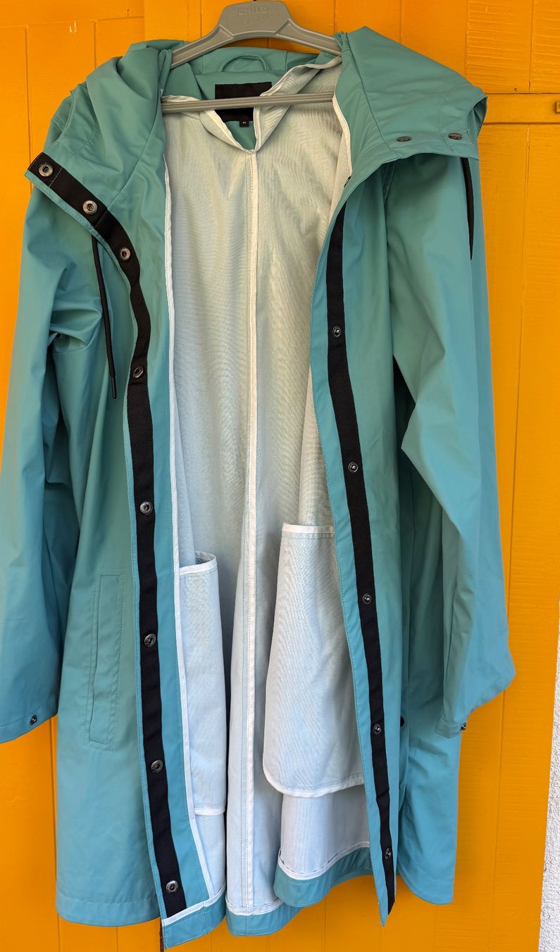 Zizzi Jacken: Regenjacke Zizzi / Gr.M – Gebraucht aus Zermatt von cacador 2