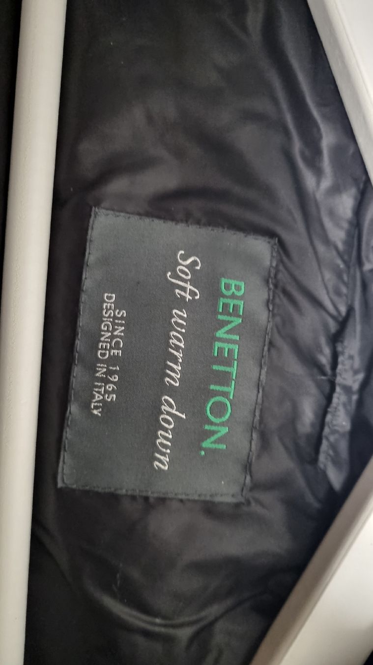 Benetton Giacche: Daunengefüllte Bettdecke / Giacca Benetton – Usato da Riazzino venduto da RagusaM 2