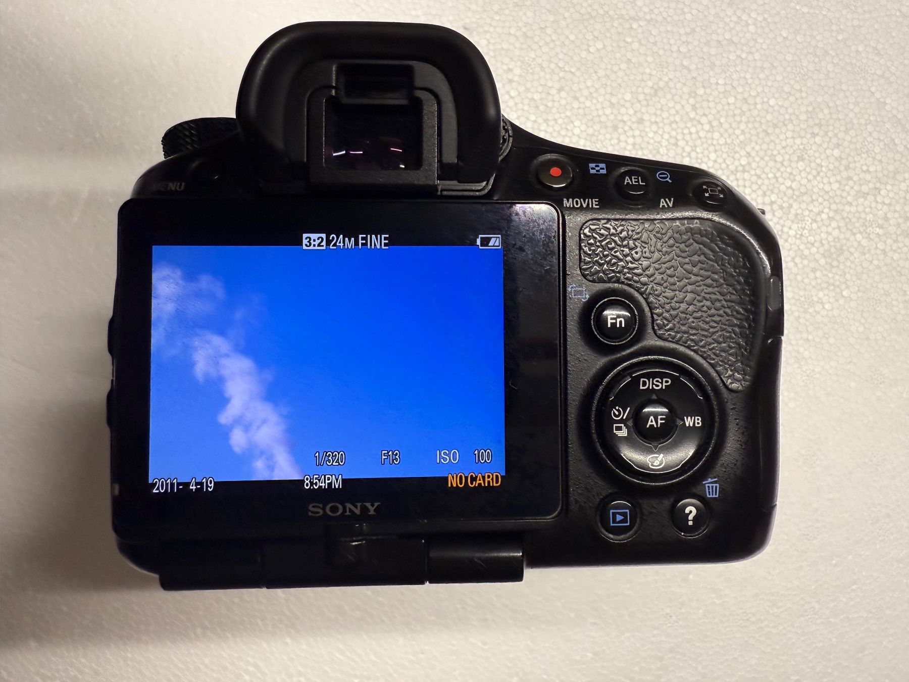 Sony Fotocamera: Sony Alpha 65 Spiegelreflexkamera.+ 2 Objektive + Akku + Lad – Usato da Zürich venduto da pnp_jz9v 6