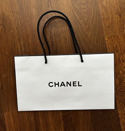 Chanel Papiertasche