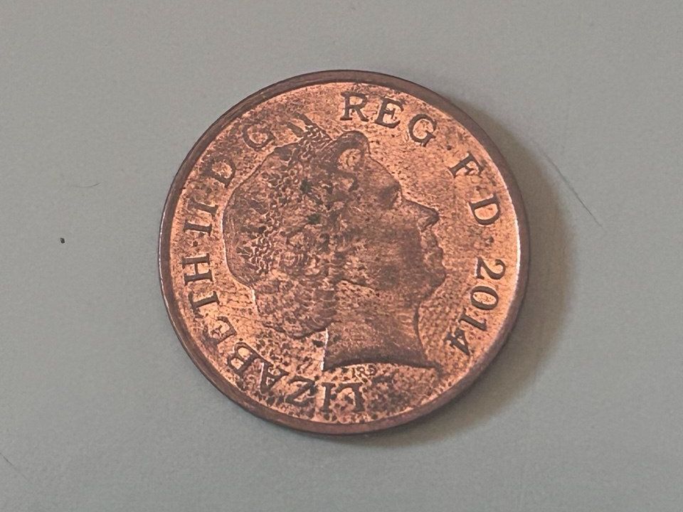 Alle Münzen: 1 penny britannico 2014 – Gebraucht aus Giubiasco von LorisVale 1