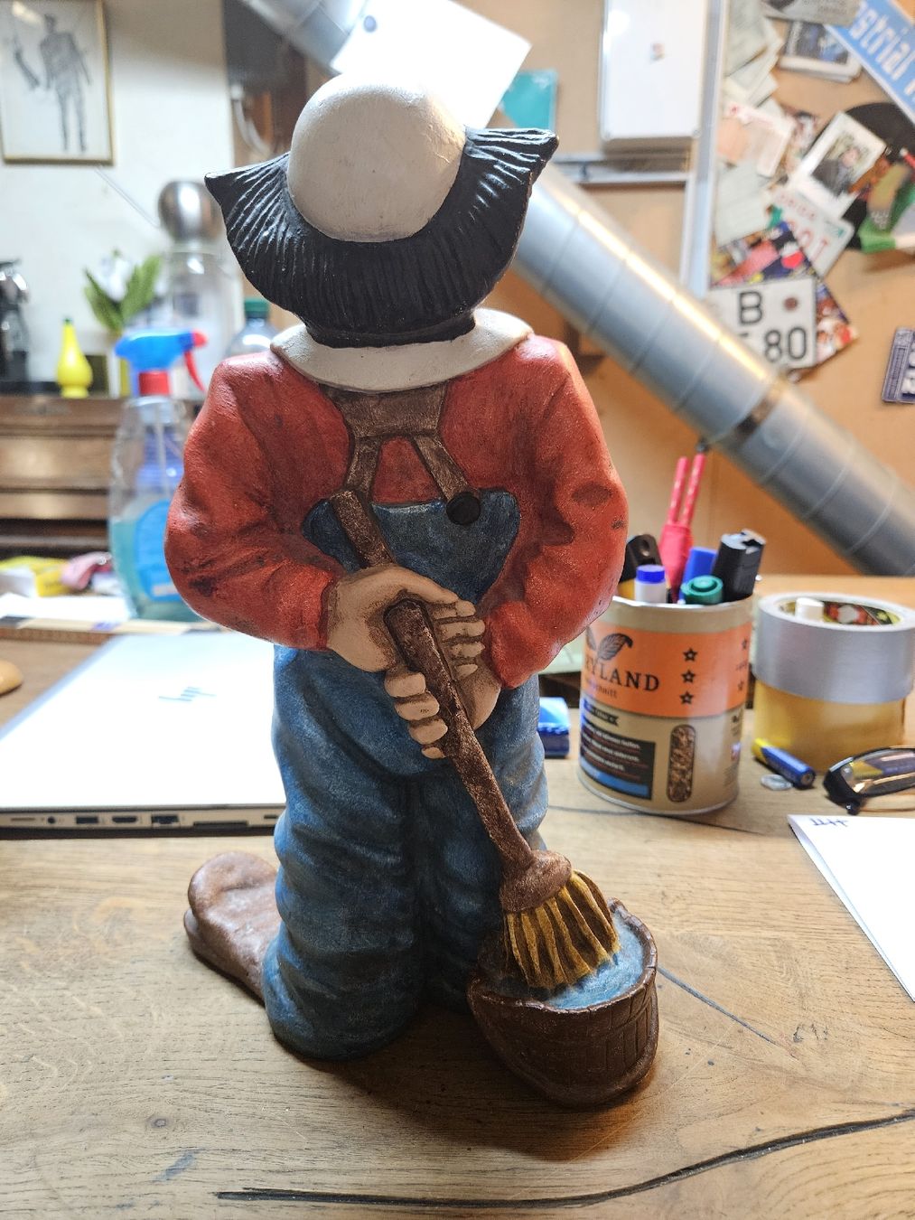 Figuren: Clown Figur mit Besen  (D1) – Gebraucht aus Rorschach von TimelessTrading 2