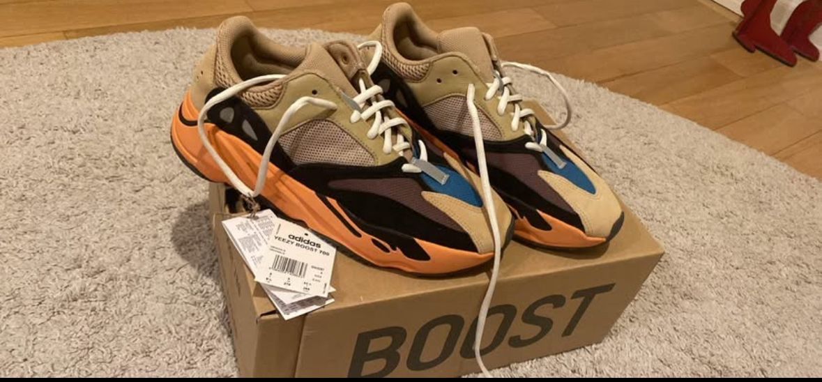 Adidas Scarpe da uomo: Yeezy boost 700 - Adidas – Nuovo (secondo la descrizione) da Villars-sur-Ollon venduto da bab_fy88