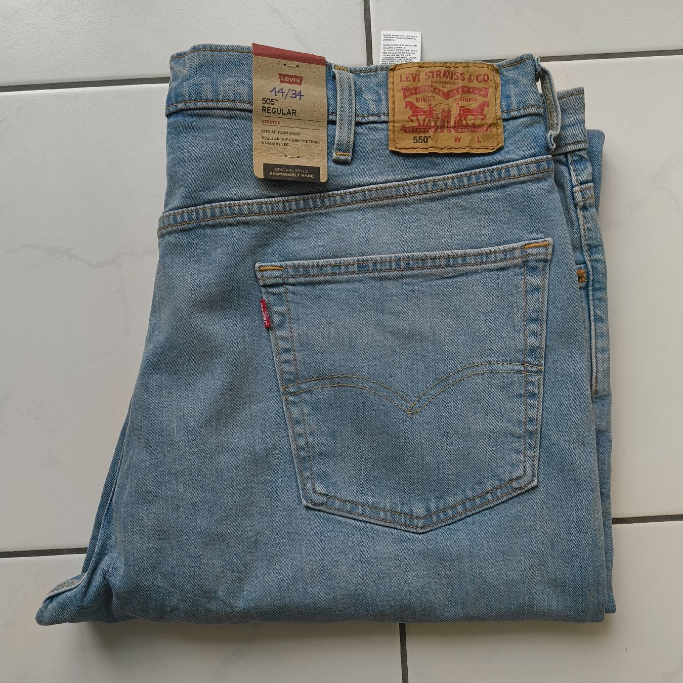 Levi's Jeans: Levi's 550 Jeans, Grösse 44/34, hellblau – Nuovo e nell'imballaggio originale da Uitikon Waldegg venduto da PJLS1