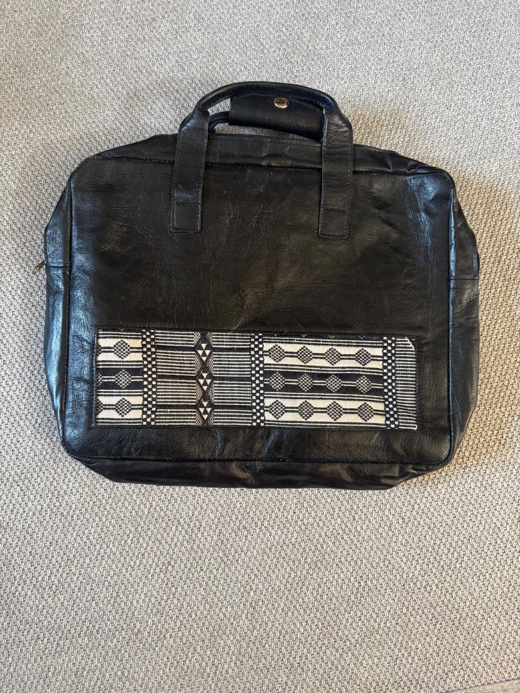 Valigie & Borse: Cartable en cuir veritable noir – Usato da Pully venduto da nab_bfg9