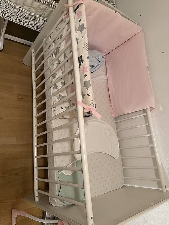 Betten: Kinderbett – Gebraucht aus Steinen von sai_6jlx
