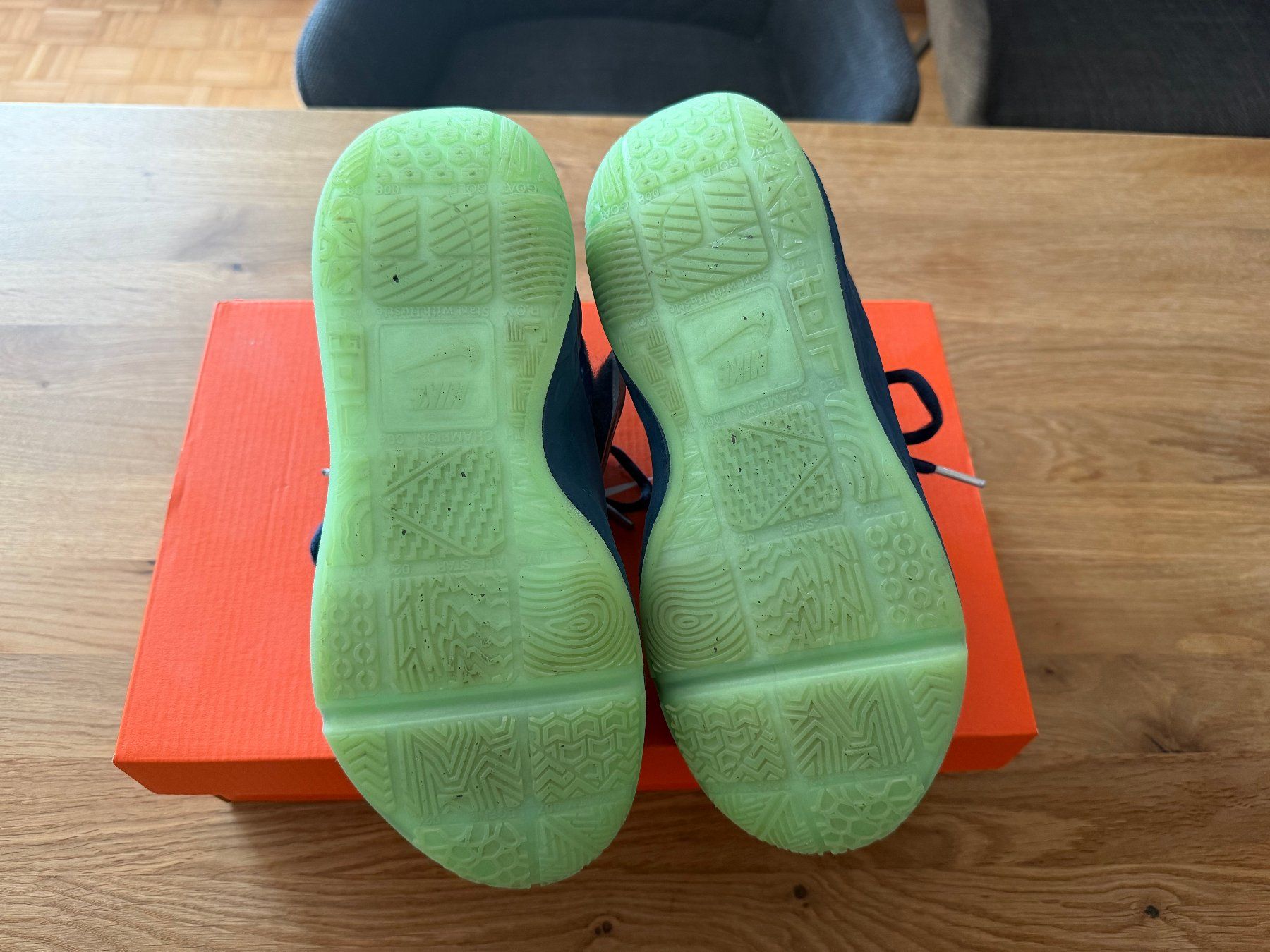 Nike Scarpe da uomo: Nike Hustle D 12 x LEGO Collection Gr. 36 – Usato da Schlieren venduto da Creichen1 4