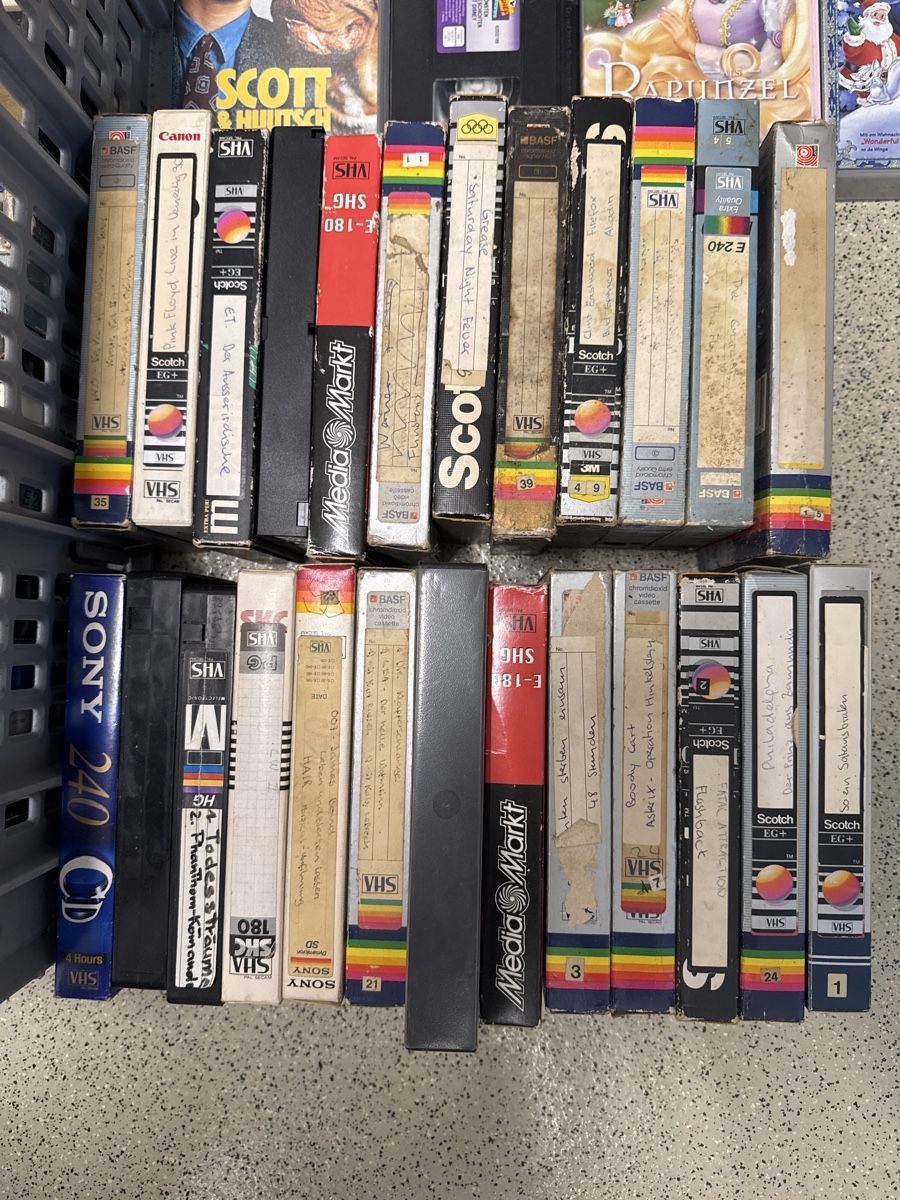 Tutti i VHS: Diverse Videokassetten – Usato da Grosswangen venduto da winkelfeld 5