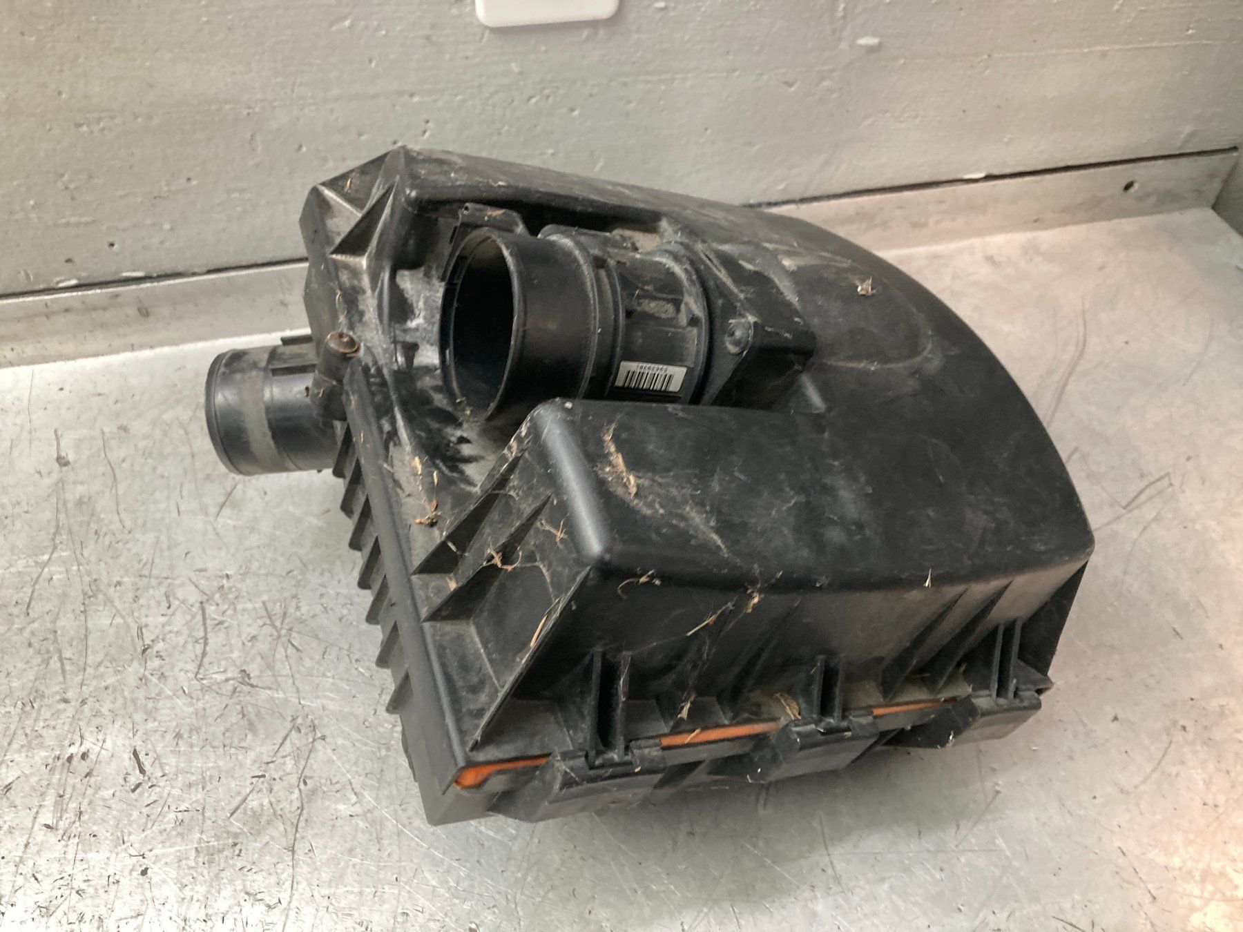 Opel Tutti pezzi di ricambio auto: Opel Vivaro 2.5  / Renault Trafic Luftfilterkasten LMM – Usato da Cham venduto da WB2223 2
