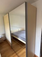 Kleiderschrank Holz mit Spiegeltüren gebrauchter Zustand