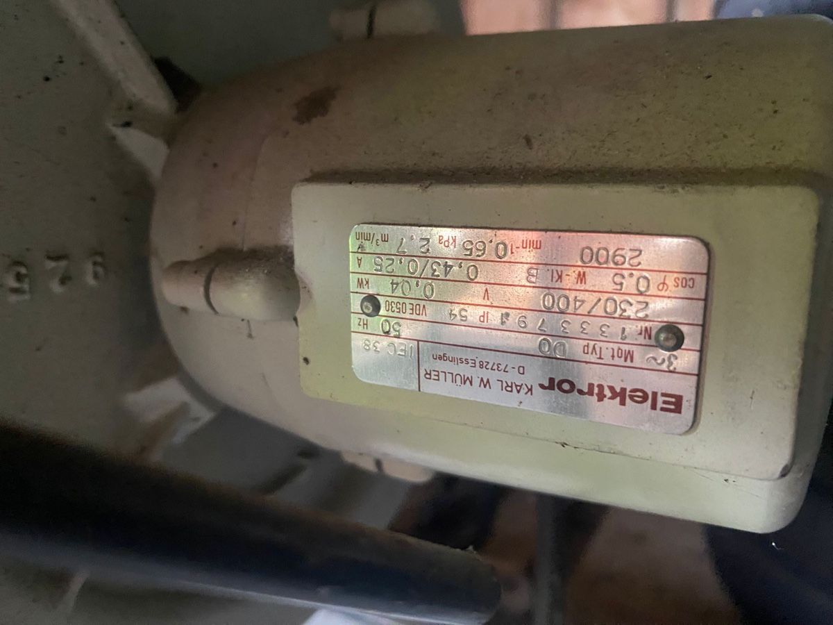 Werkbänke: Schmiedeesse von Berufsschule mit Rollen – Gebraucht aus Stäfa von Betty301 5