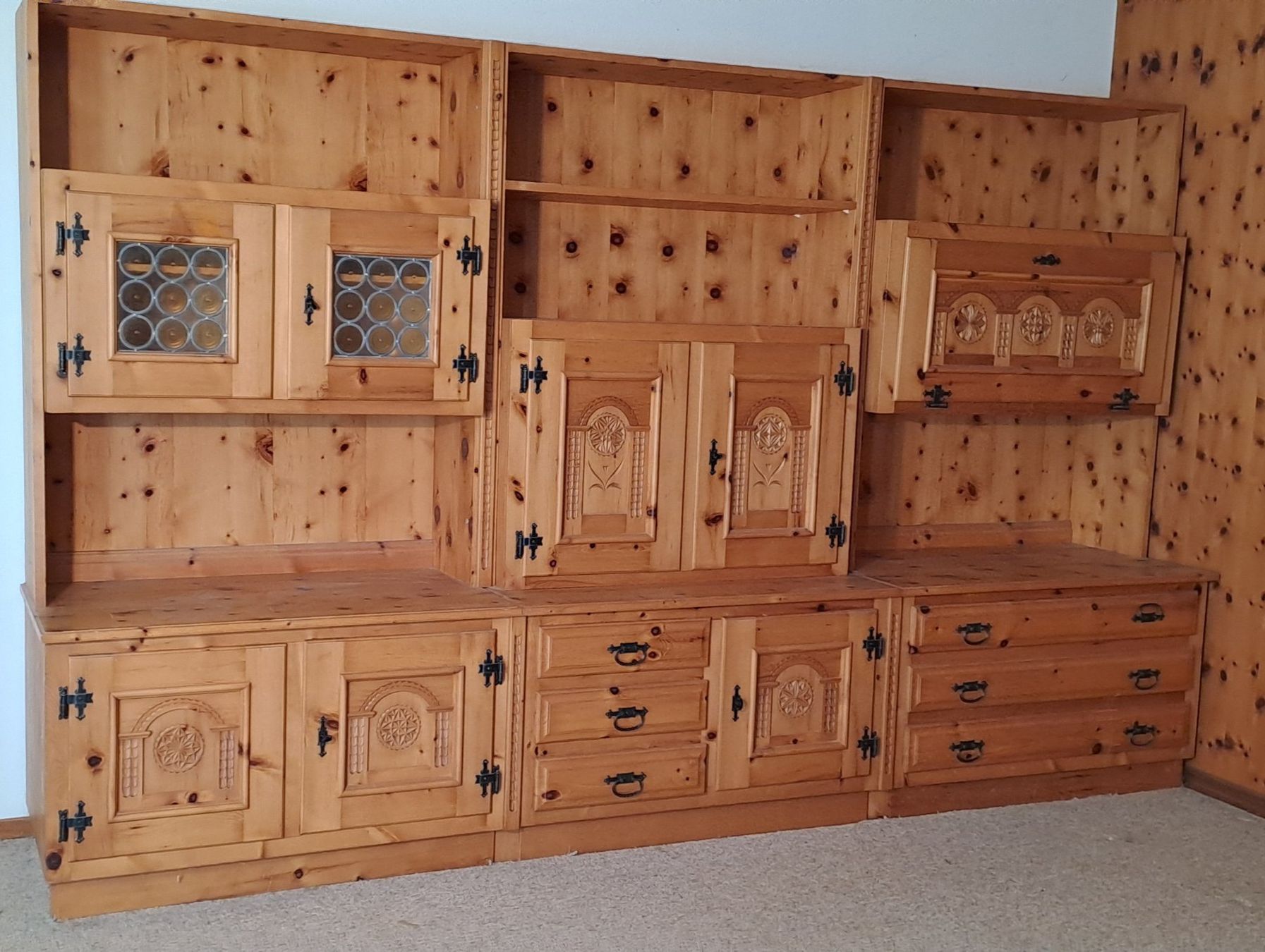 Credenze: Wunderschöne Wohnwand/Buffet aus Arvenholz – Usato da Zürich venduto da Mbaum