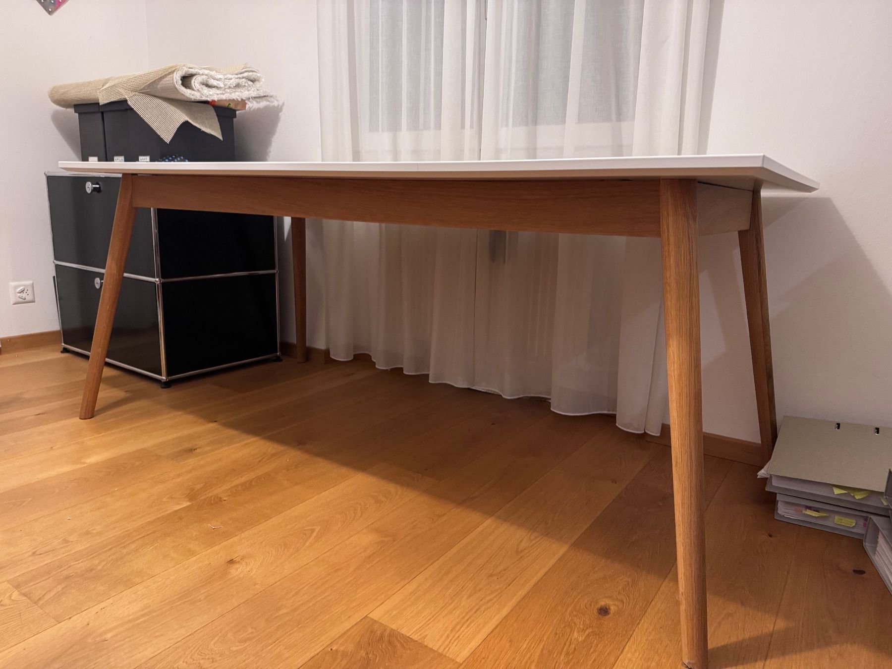 Pfister Tavoli: Schöner moderner Tisch 180x90 – Usato da Spiegel b. Bern venduto da edi20000_0 1