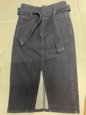 Jeansrock Stradivarius dunkelblau Grösse 36 neuwertig