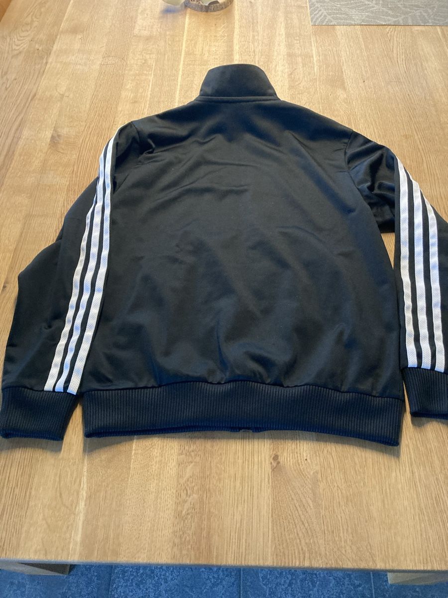 Adidas Jacken & Mäntel: Addidas Trainer Jacke – Gebraucht aus Arboldswil von Schlou 1