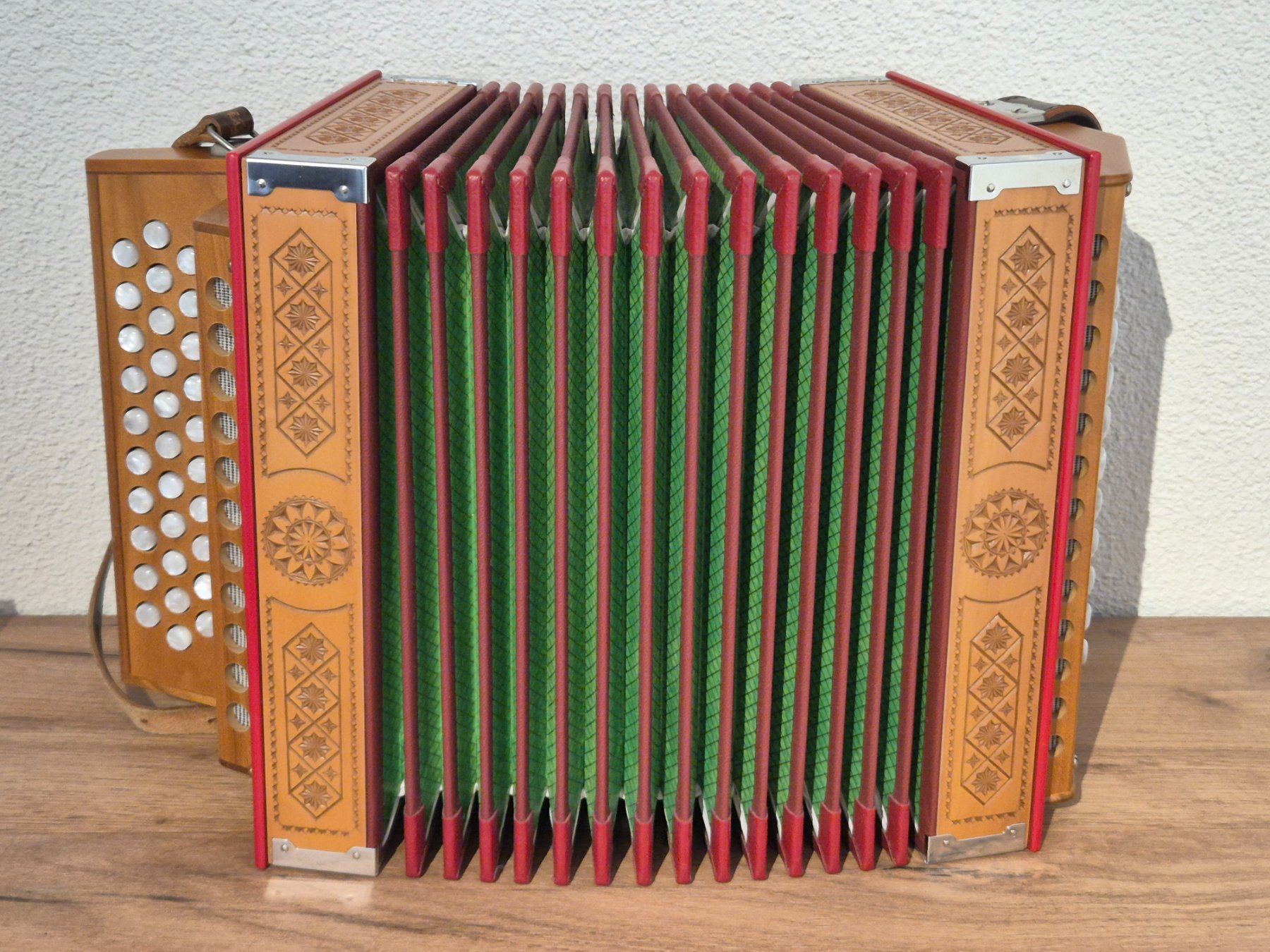 Strumenti musicali: Schwyzerörgeli Stalder – Usato da Langenbruck venduto da zwahlenA 1