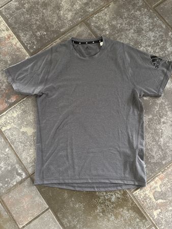 Adidas Sport-Shirt Grau, Gr. S - Top Zustand!