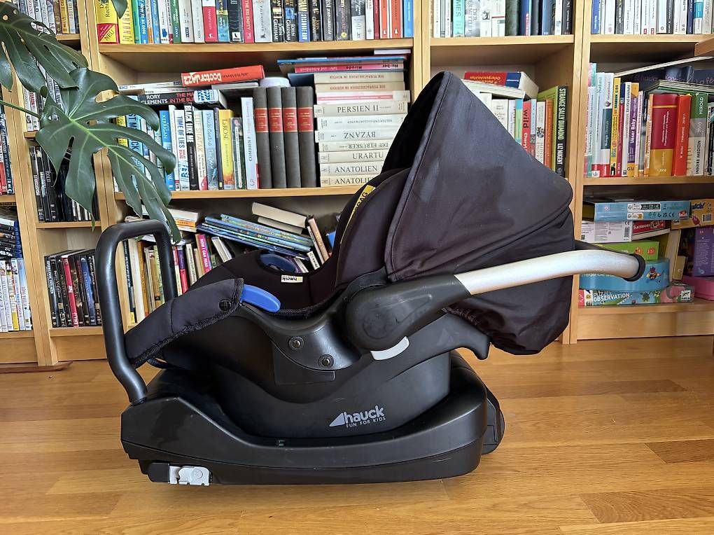 Auto-Kindersitze: Hauck Comfort Fix Babyschale + Isofix-Basis – Gebraucht aus Köniz von DrTii 1