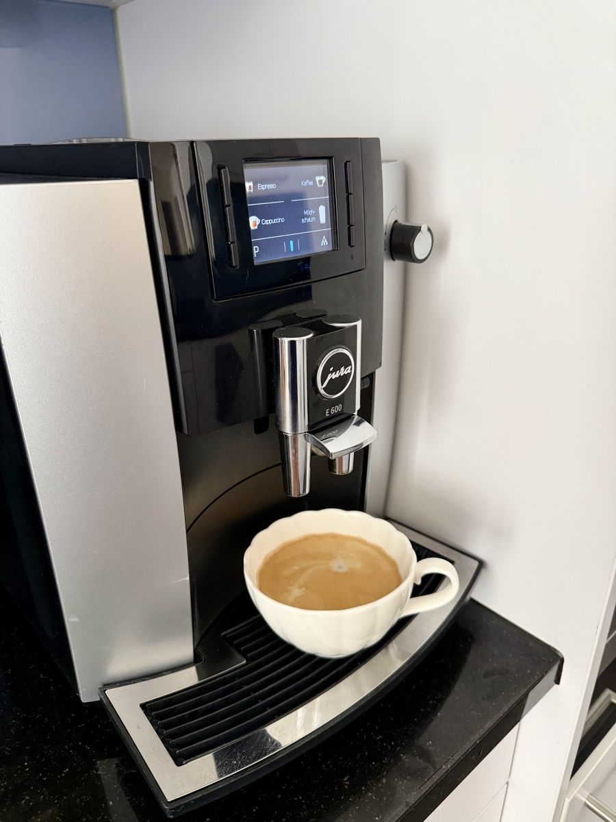 Jura Macchine per caffè & Macchine per espresso: Jura E600 Kaffeevollautomat – Usato da Zürich venduto da Brummer1988 1