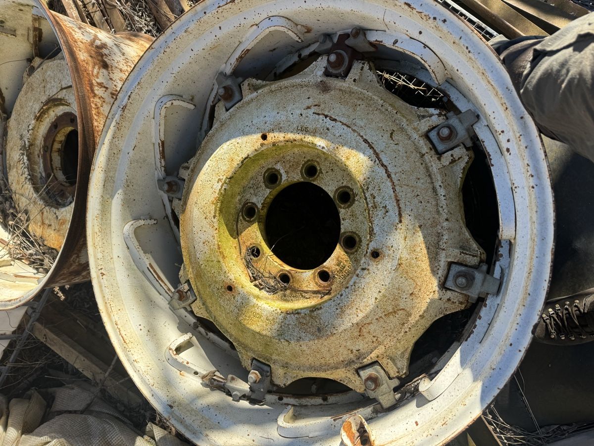Pneumatici & Ruote complete: Trattore fiat 180/90 – Usato da Biasca venduto da mau_jyn2