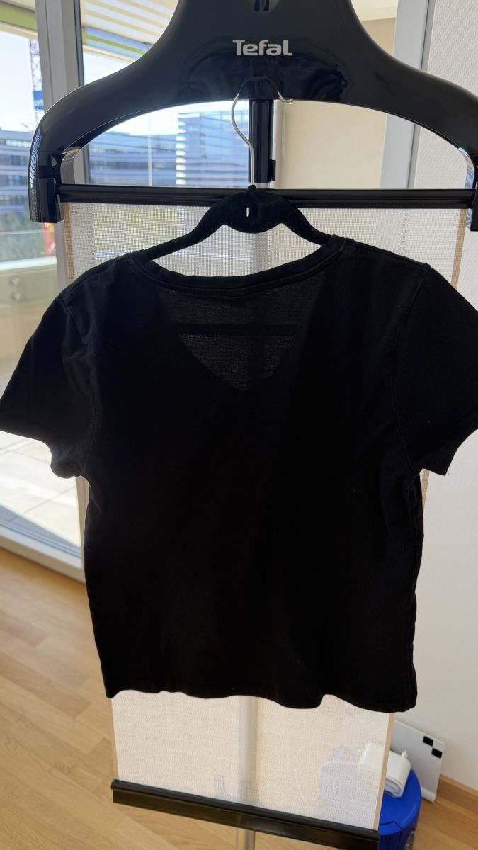 Uniqlo T-shirts: UNIQLO tshirt – D'occasion à Glattpark (Opfikon) par swi_wk9j 1