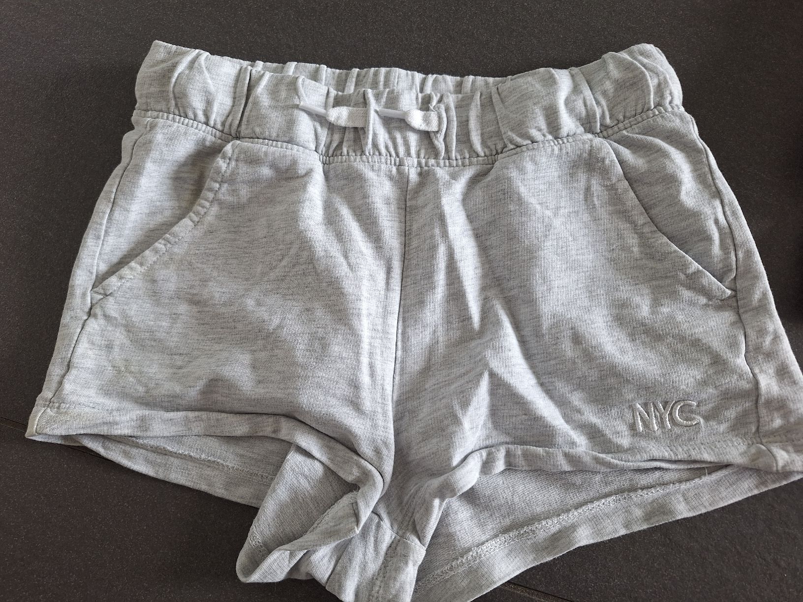 H&M Pantaloni: Shorts kurze Hose H&M Gr. 146 – Usato da Brittnau venduto da Norge77 2