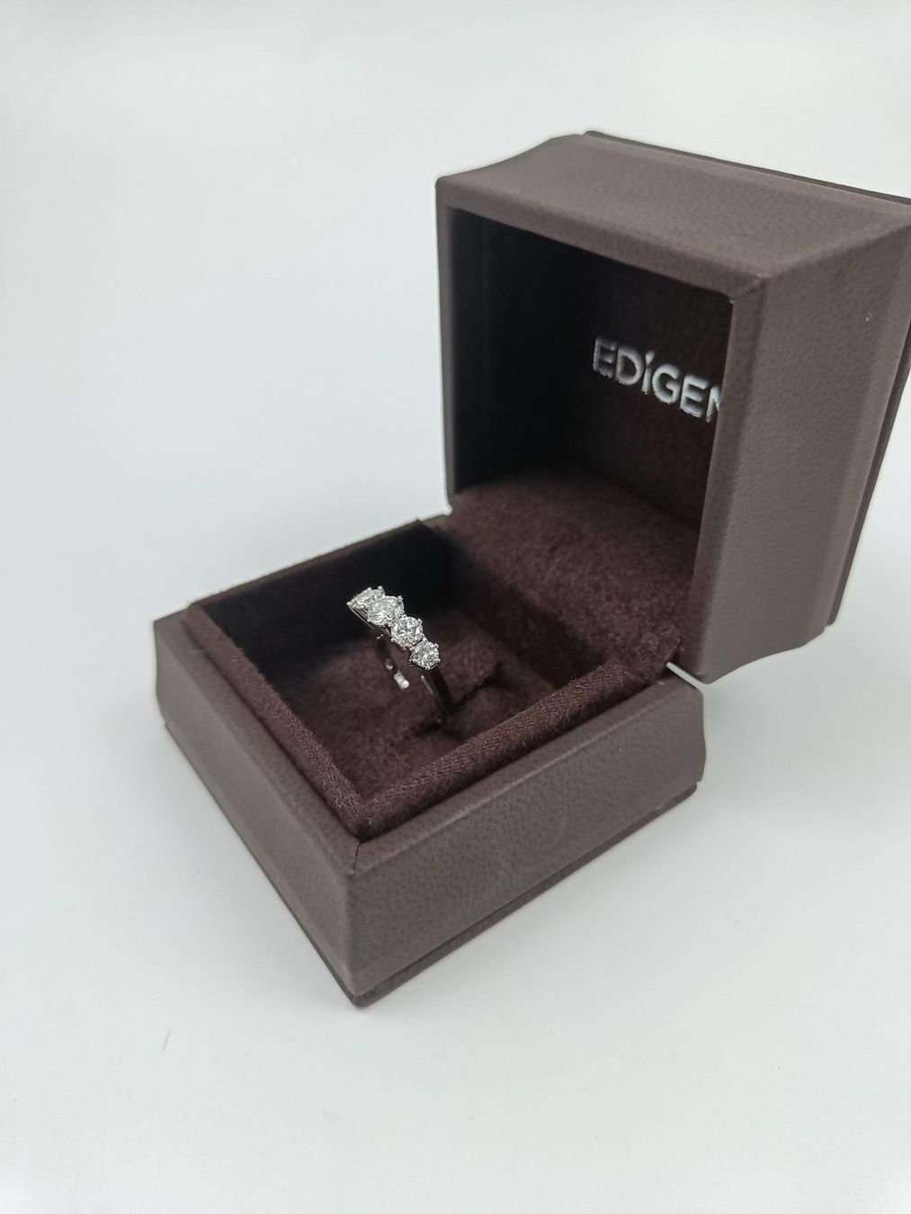Ringe: FUNKELNDER DIAMANTRING IN 750 WEISSGOLD – Gebraucht aus Luzern von EdiGem 3