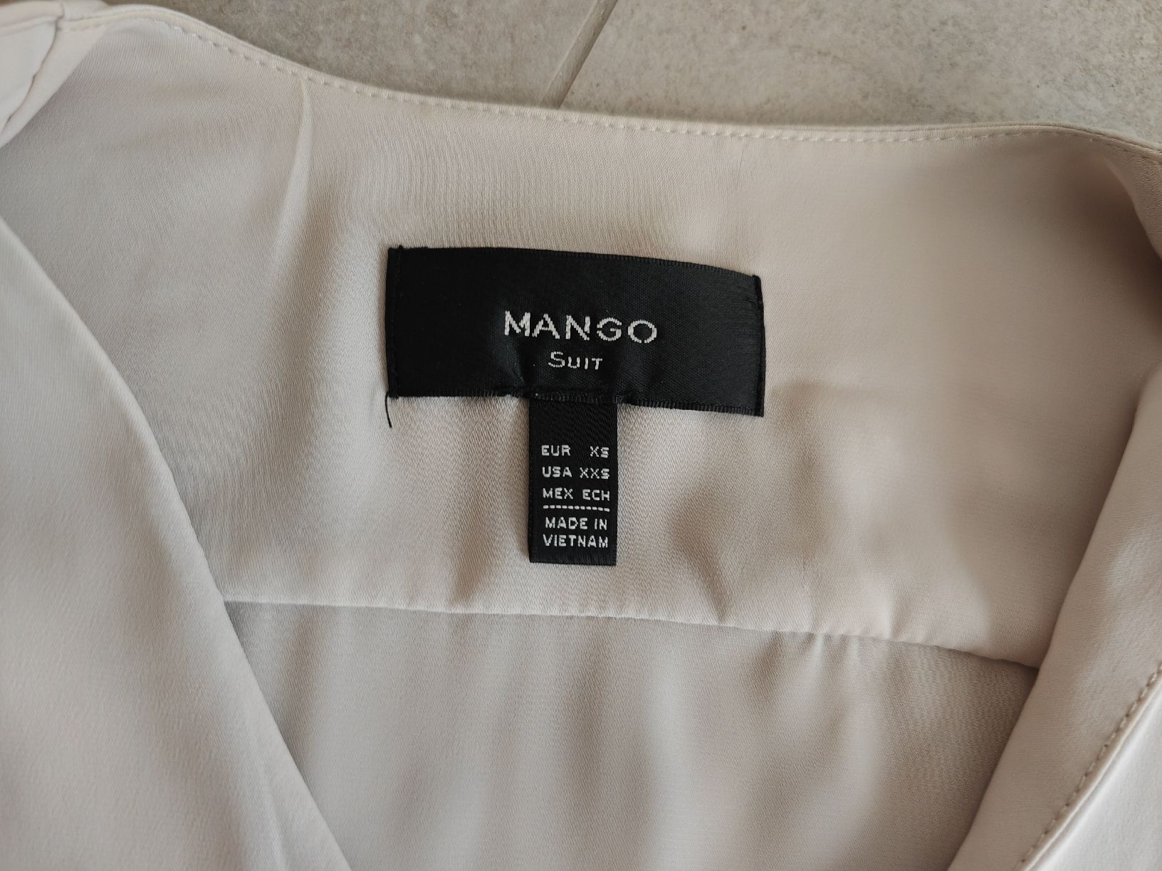 Mango Camicette: Chemisier Mango beige élégant taille XS – Nuovo (secondo la descrizione) da Longirod venduto da ali_nsd5 1