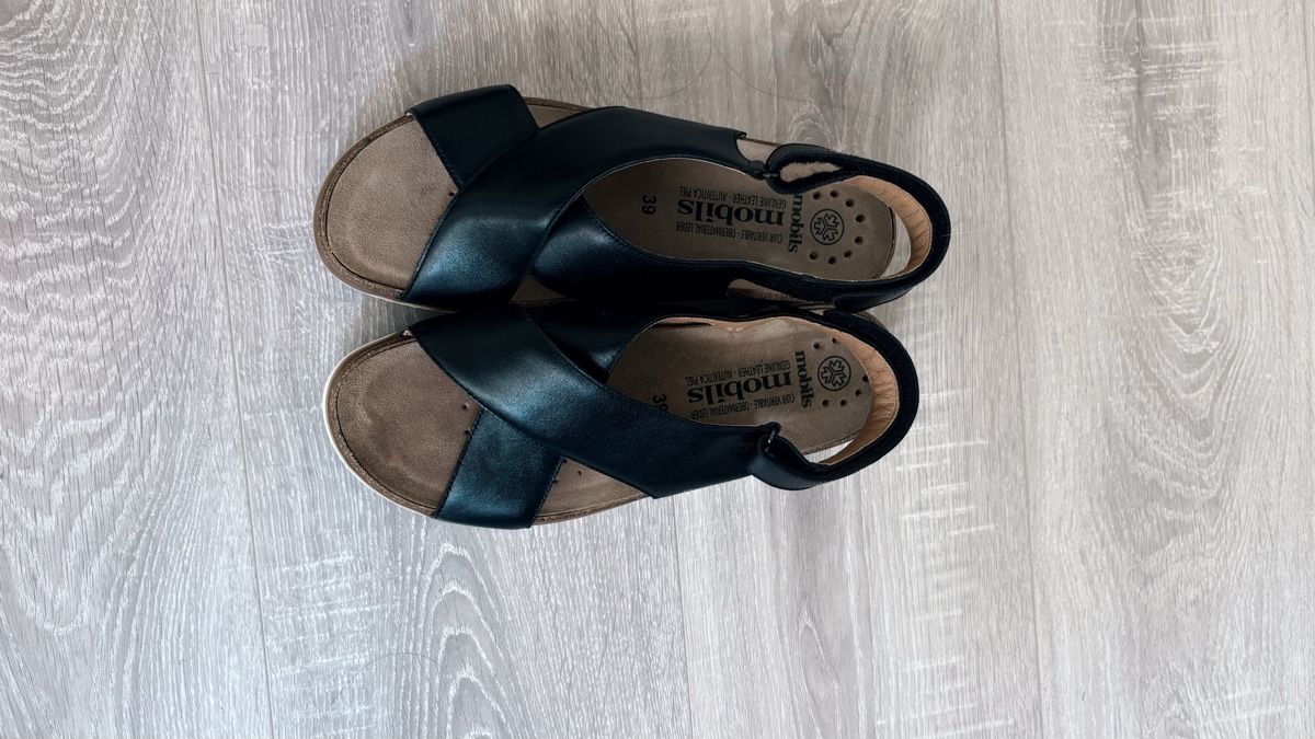 Scarpe da donna: Mobils black sandals – Usato da Zürich venduto da ali_2hvm