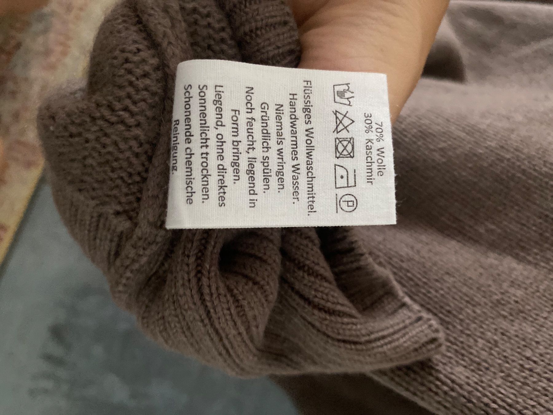 Pulls & Sweat-shirts: Damen Rollkragenpullover Lilienfels Grösse 38 – Neuf (Voir description) à Einsiedeln par csunshine91 2