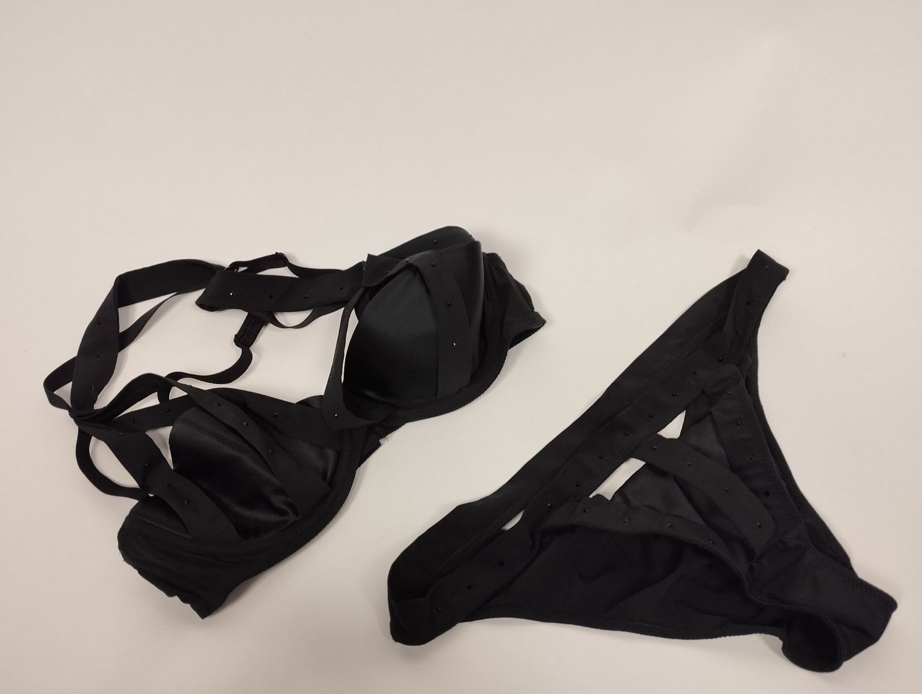 Altra biancheria intima: Chantal Thomas BH und String Set - Gr- S – Usato da Hombrechtikon venduto da BAZ-Vintage 2