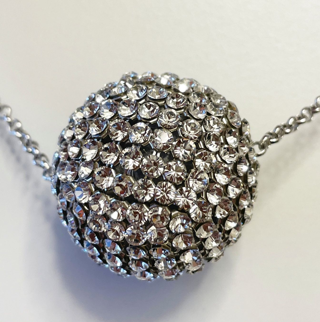 Swarovski Catenine: Kette und Stecker von Swarovski – Usato da Chur venduto da elifor 1