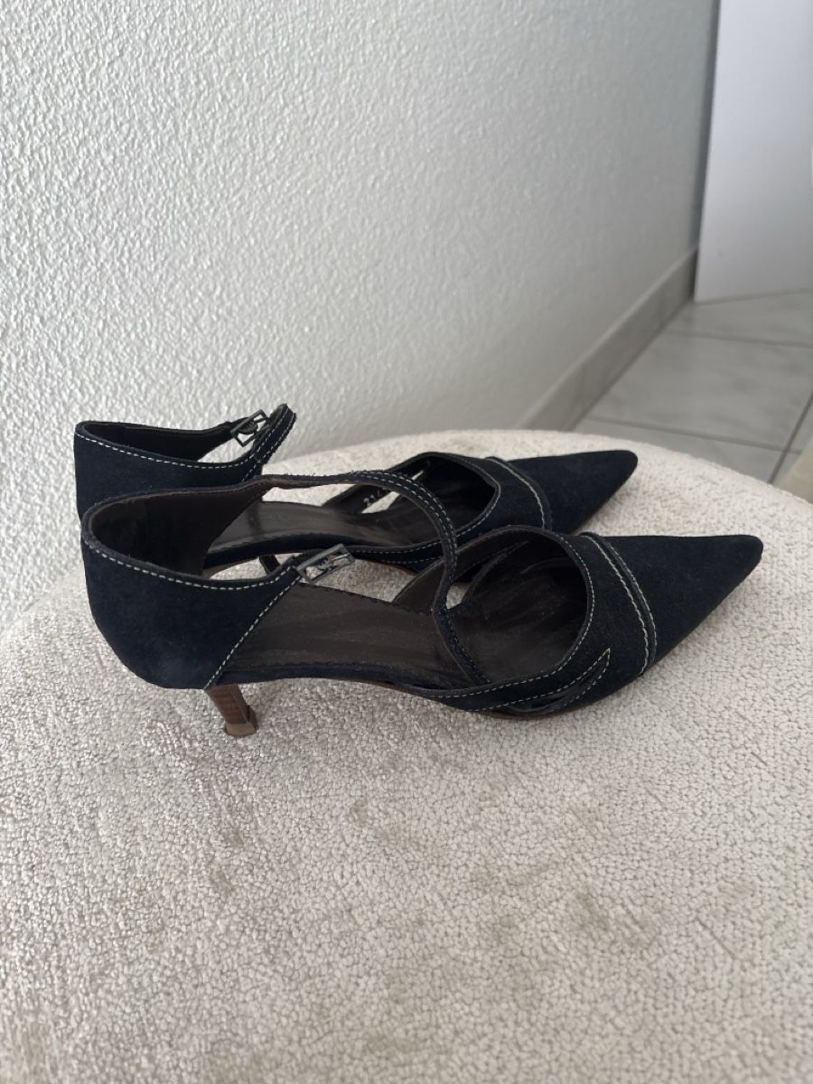 Damenschuhe: Chaussures à talon noir pointues taille 39 – Gebraucht aus Pfäffikon SZ von Laladi8001 2