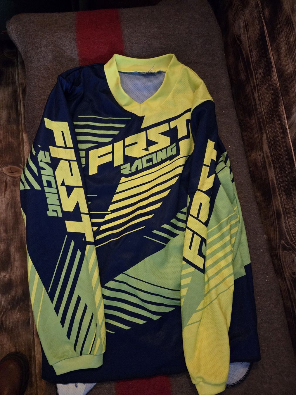 Scarpe, pantaloni & magliette da ginnastica: maillot moto cross – Usato da La Chaux-de-Fonds venduto da miami-vice1985