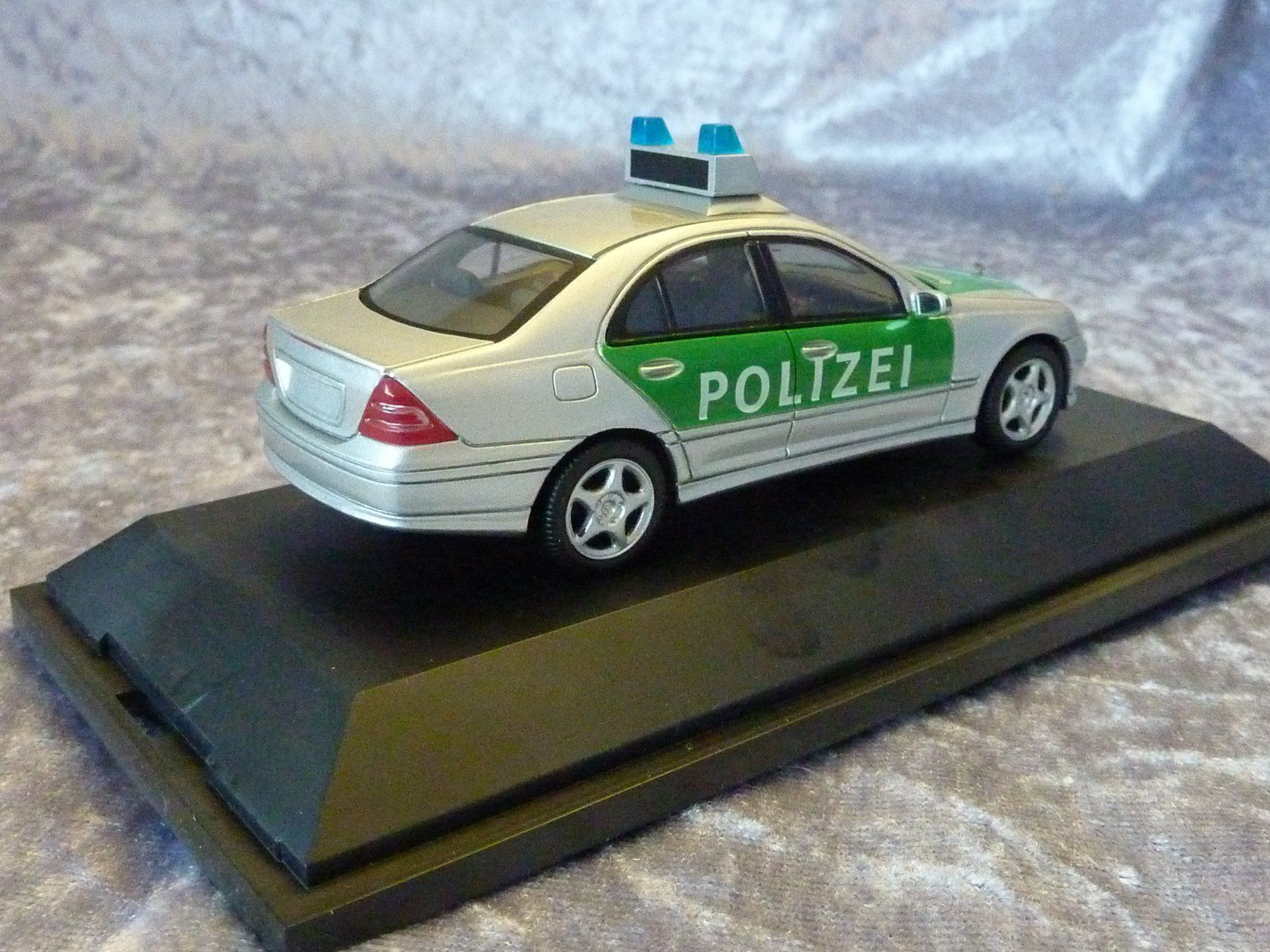 Schuco Modellini d'auto: Mercedes C-Klasse W203 Polizei 1:43 – Nuovo (secondo la descrizione) da Dürrenäsch venduto da modellautos4you 4