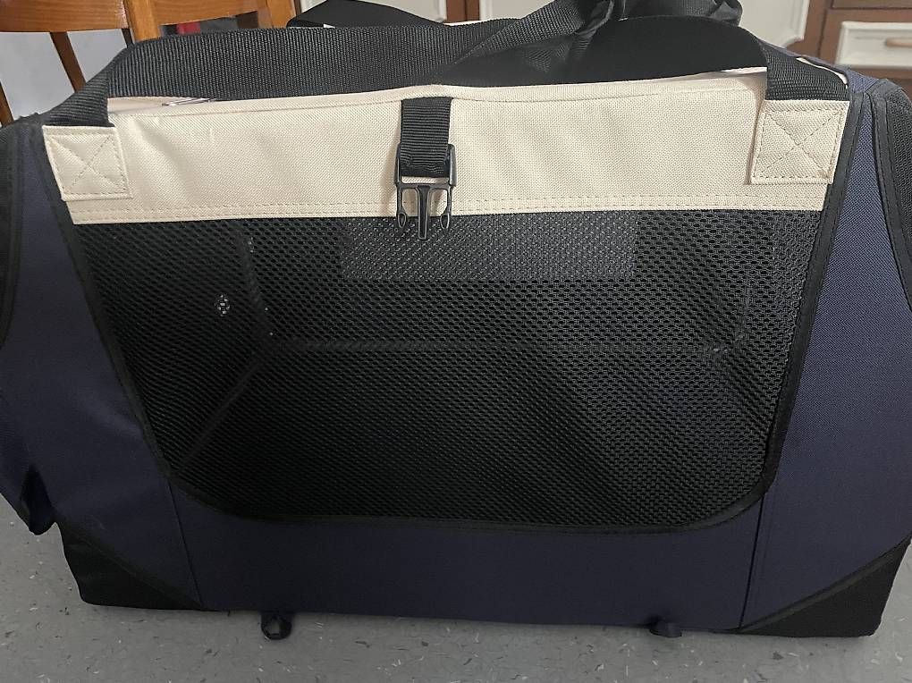 Giocattoli: Box SwissPet per auto  – Usato da Giubiasco venduto da Deby01 3